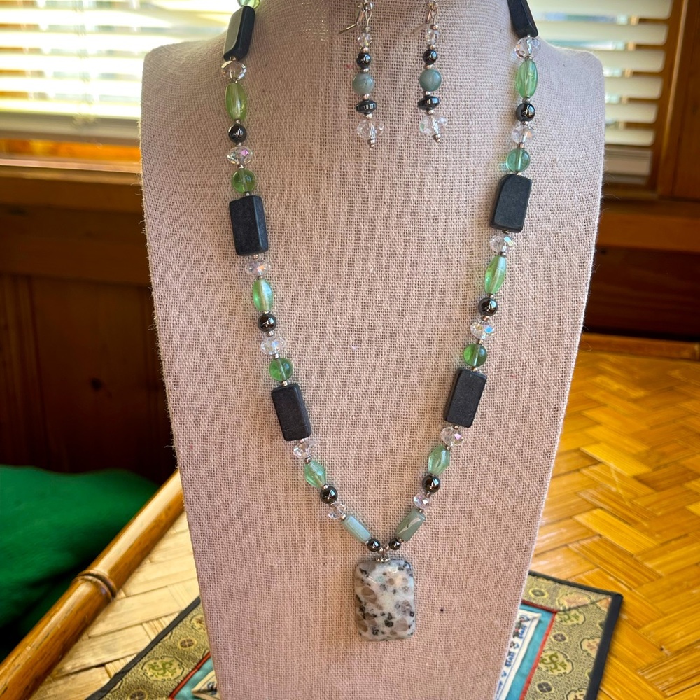 Jasper & crystal necklace & matching earrings